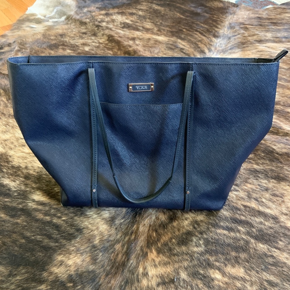 COPY - Tumi Villa-Q-Tote. Navy Leather